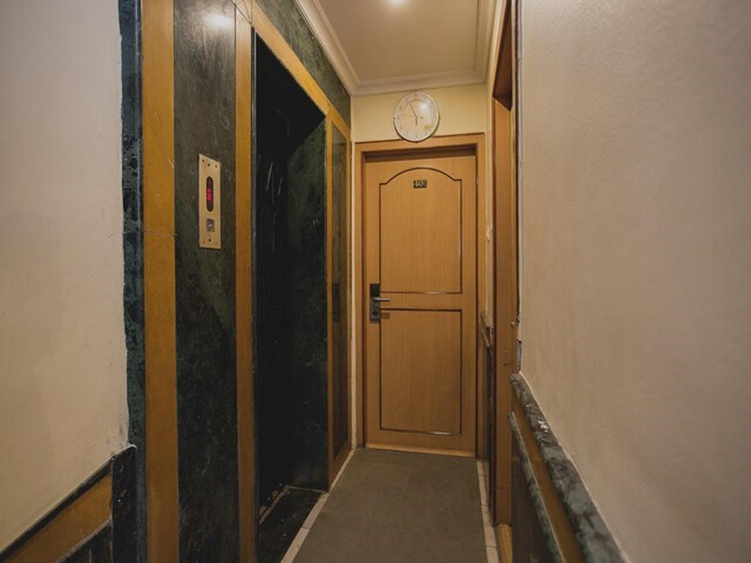 Hotel Padma Krishna Пюн Екстериор снимка