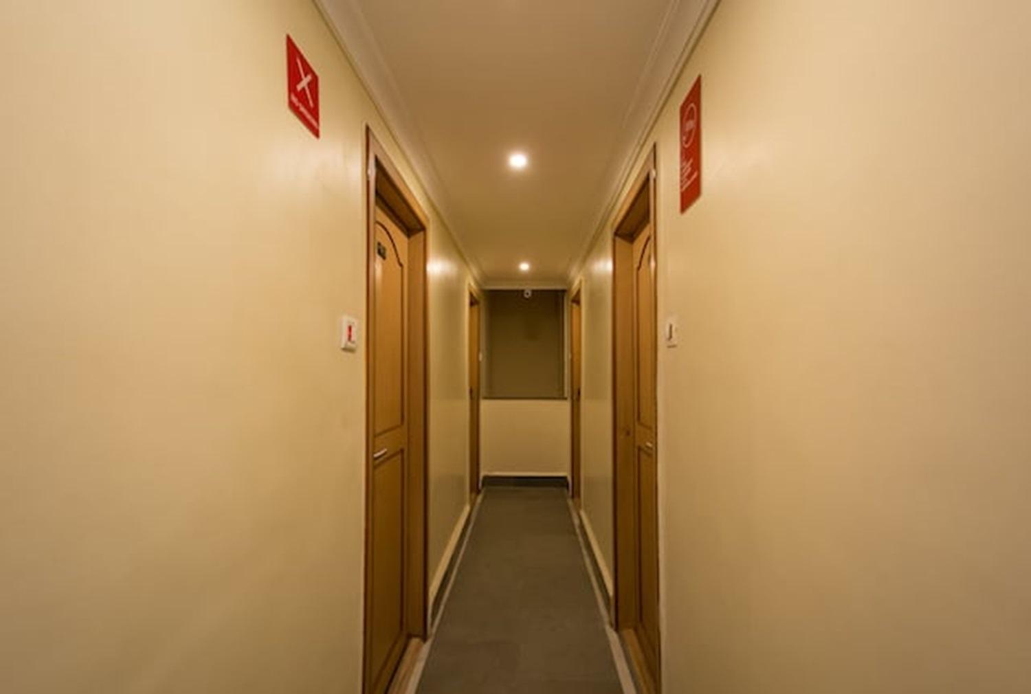 Hotel Padma Krishna Пюн Екстериор снимка