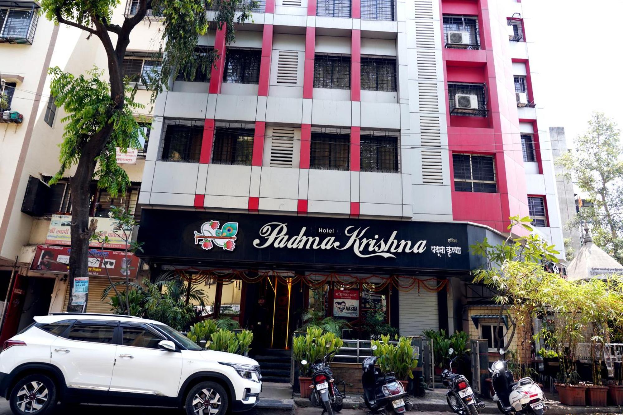 Hotel Padma Krishna Пюн Екстериор снимка