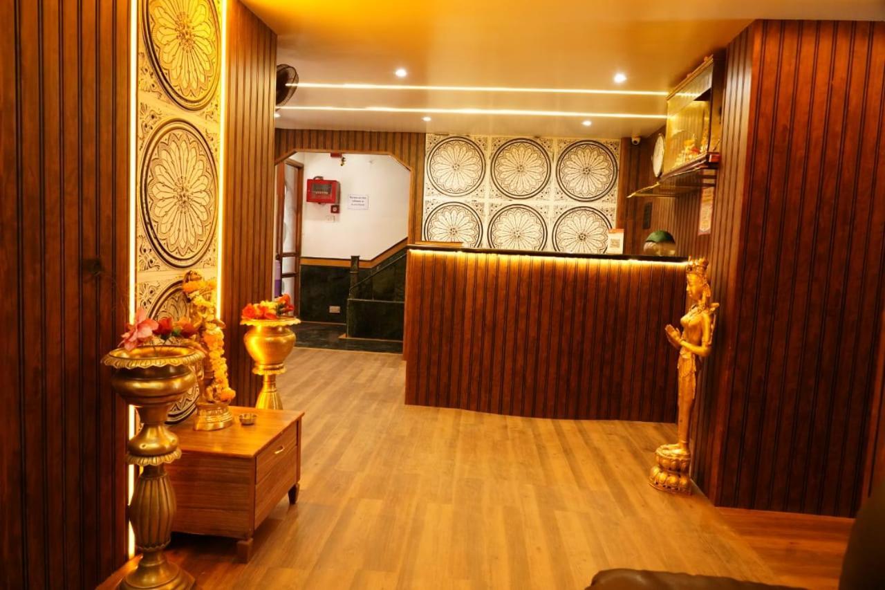 Hotel Padma Krishna Пюн Екстериор снимка