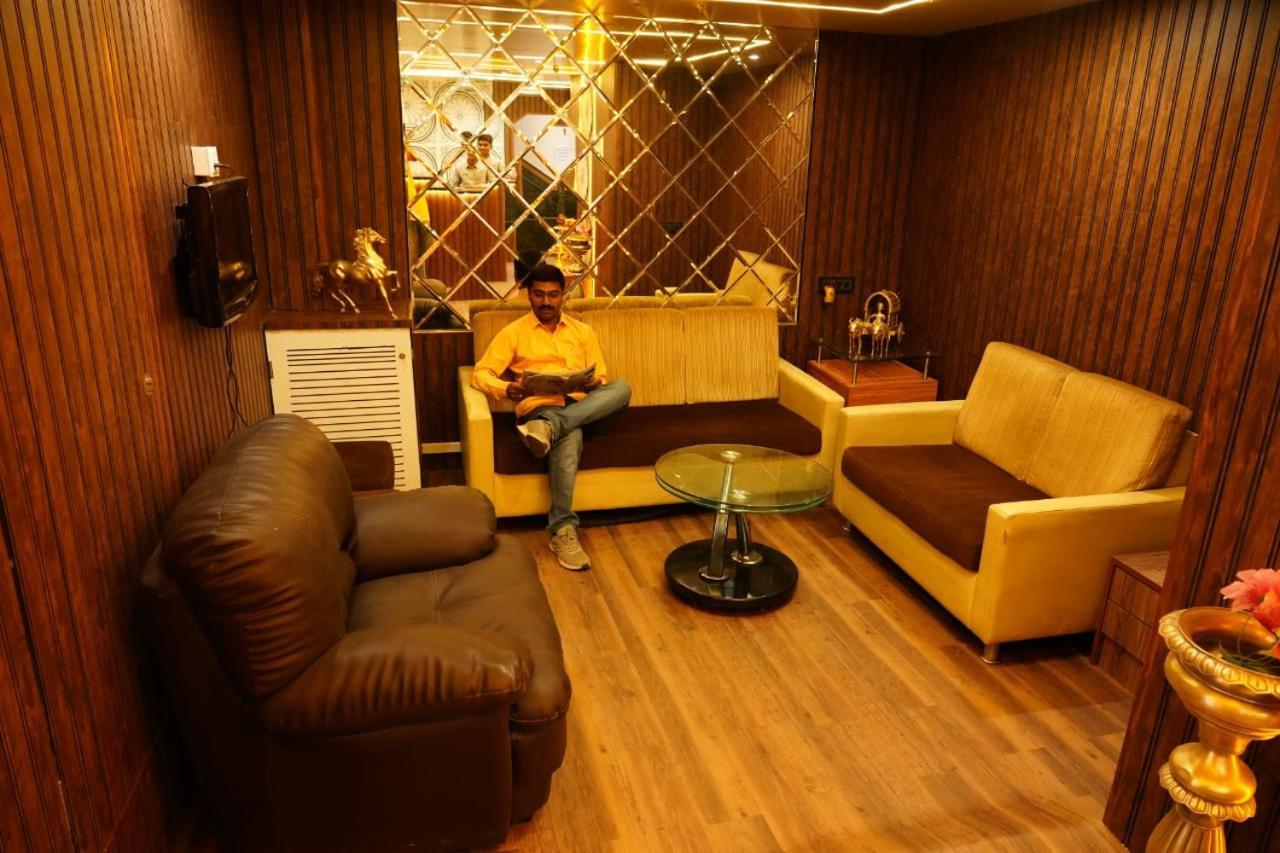 Hotel Padma Krishna Пюн Екстериор снимка